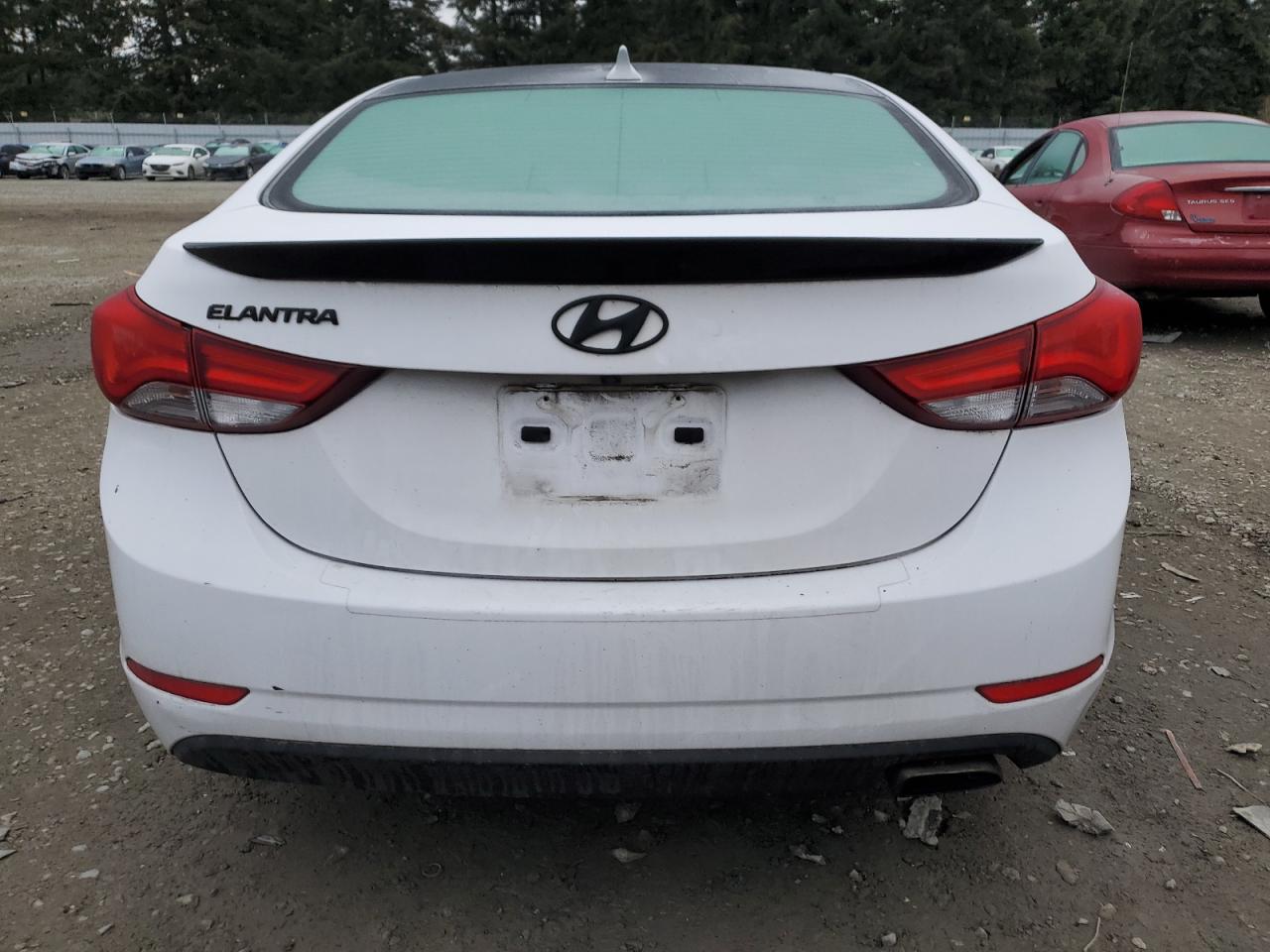 2015 HYUNDAI ELANTRA SE - Image 6