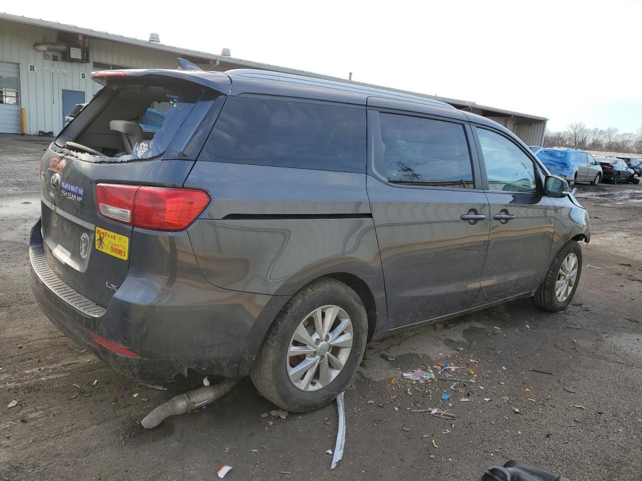 2016 KIA SEDONA LX - Фото 3