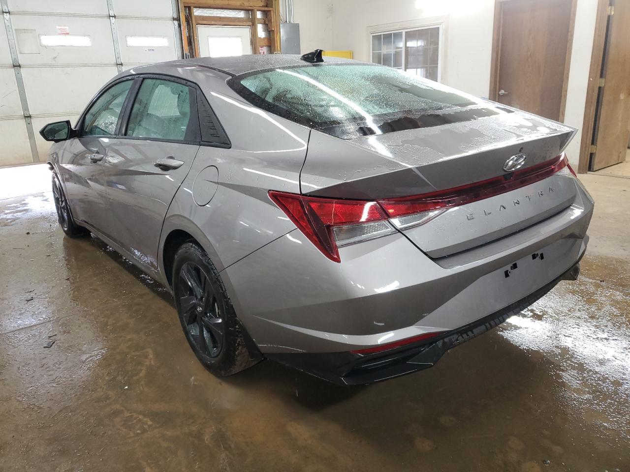 2022 HYUNDAI ELANTRA SE - Фото 2