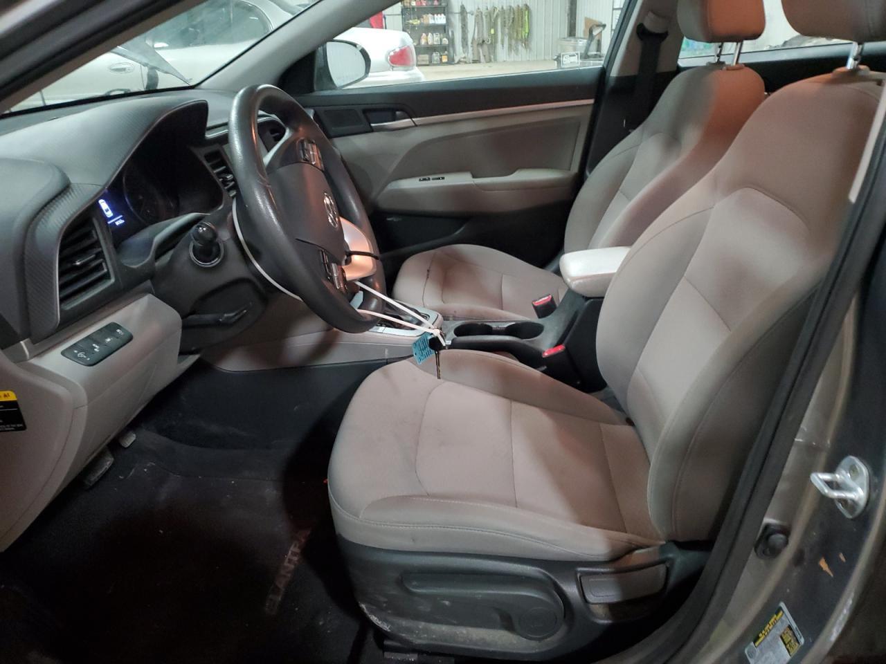 2019 HYUNDAI ELANTRA SE - Фото 7