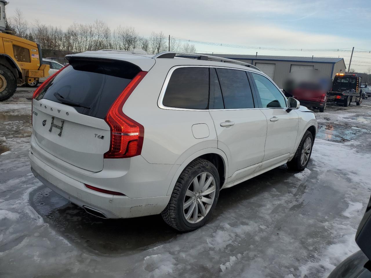 2016 VOLVO XC90 T6 - Фото 3