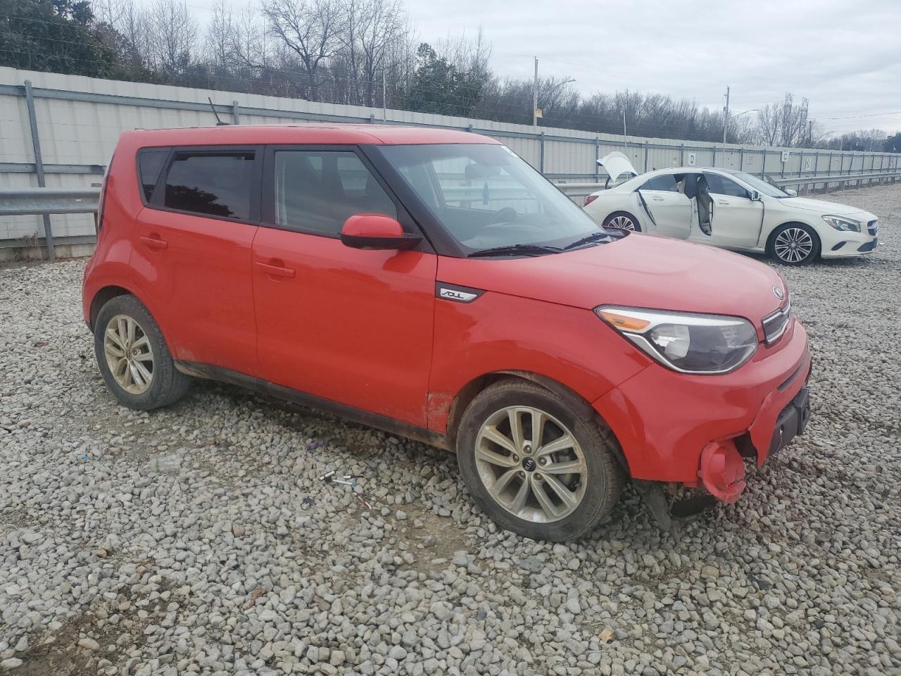 2017 KIA SOUL + - Image 4
