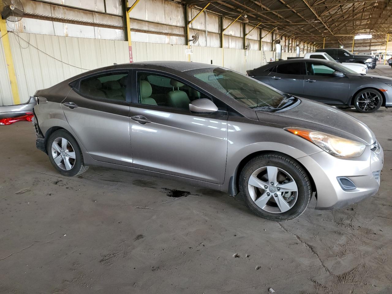 2013 HYUNDAI ELANTRA GL - Image 4