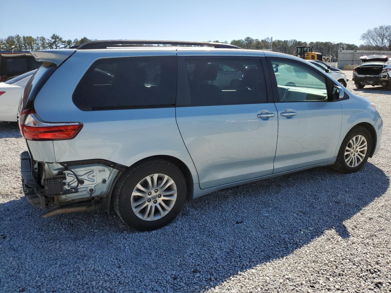 2015 TOYOTA SIENNA XLE - Фото 3