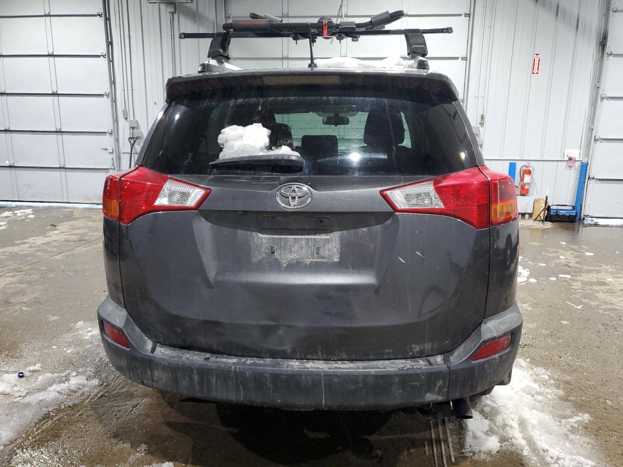 2015 TOYOTA RAV4 LE - Фото 6