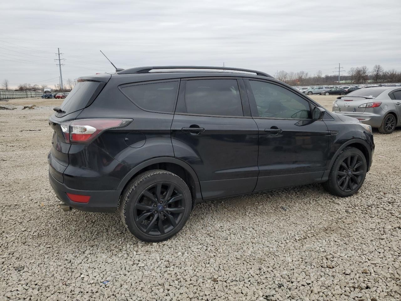 2017 FORD ESCAPE SE - Image 3