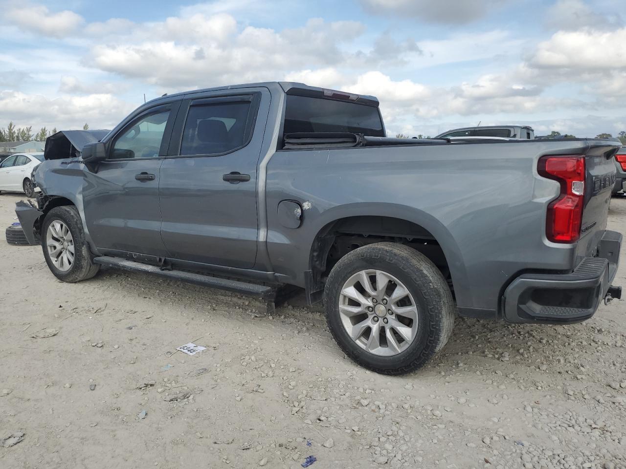 2021 CHEVROLET SILVERADO - Фото 2