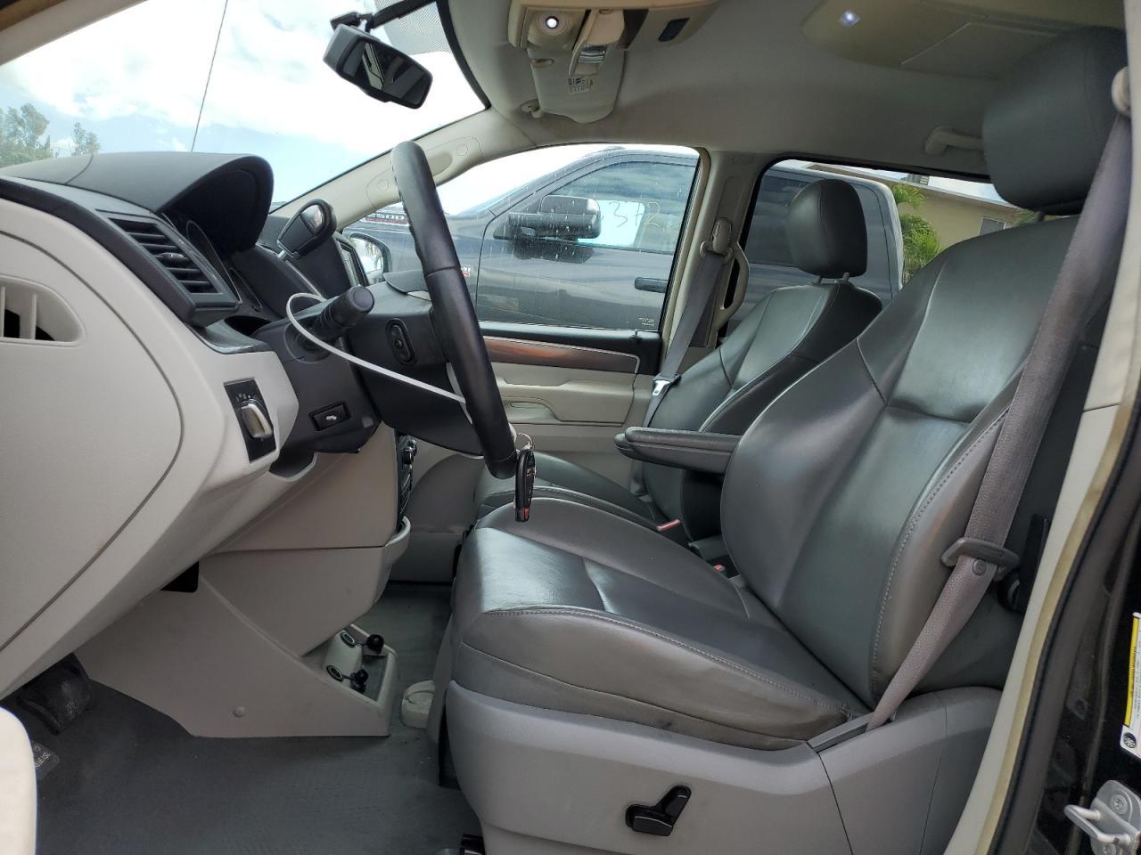 2010 VOLKSWAGEN ROUTAN SE - Фото 7