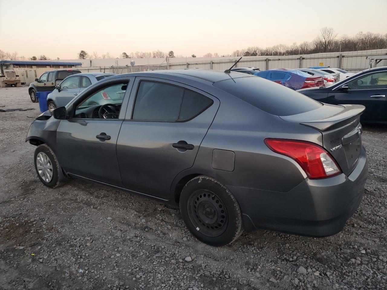 2016 NISSAN VERSA S - Фото 2