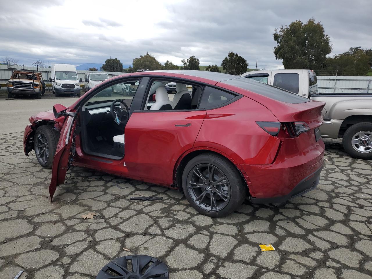 2025 TESLA MODEL Y - Image 2