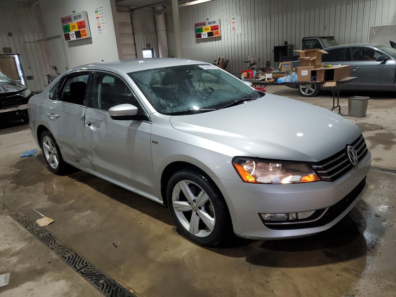 2015 VOLKSWAGEN PASSAT S - Фото 4