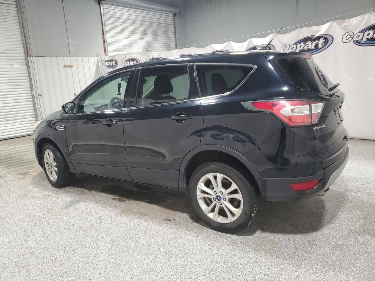 2017 FORD ESCAPE SE - Image 2