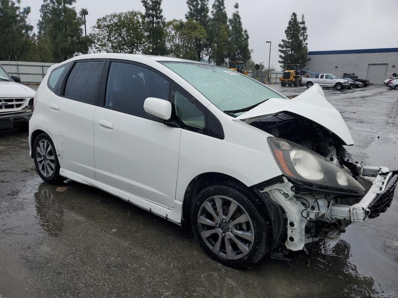 2013 HONDA FIT SPORT - Фото 4