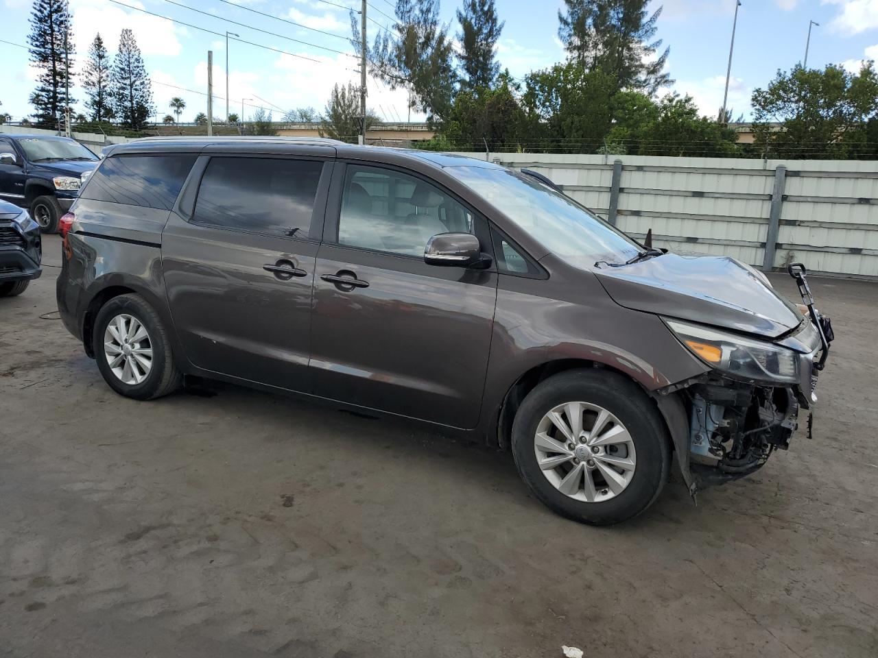 2016 KIA SEDONA LX - Фото 4