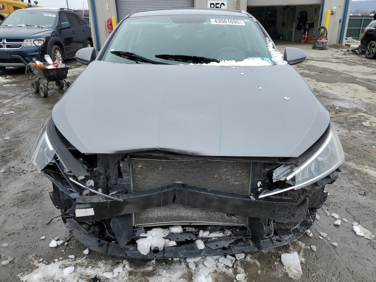 2019 HYUNDAI ELANTRA SE - Фото 5
