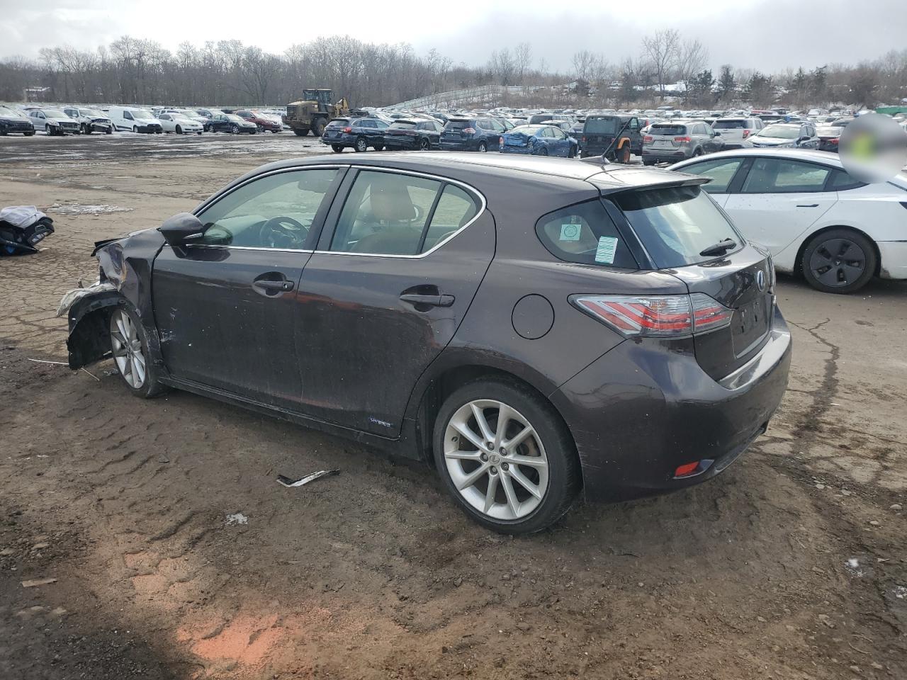 2011 LEXUS CT 200 - Фото 2