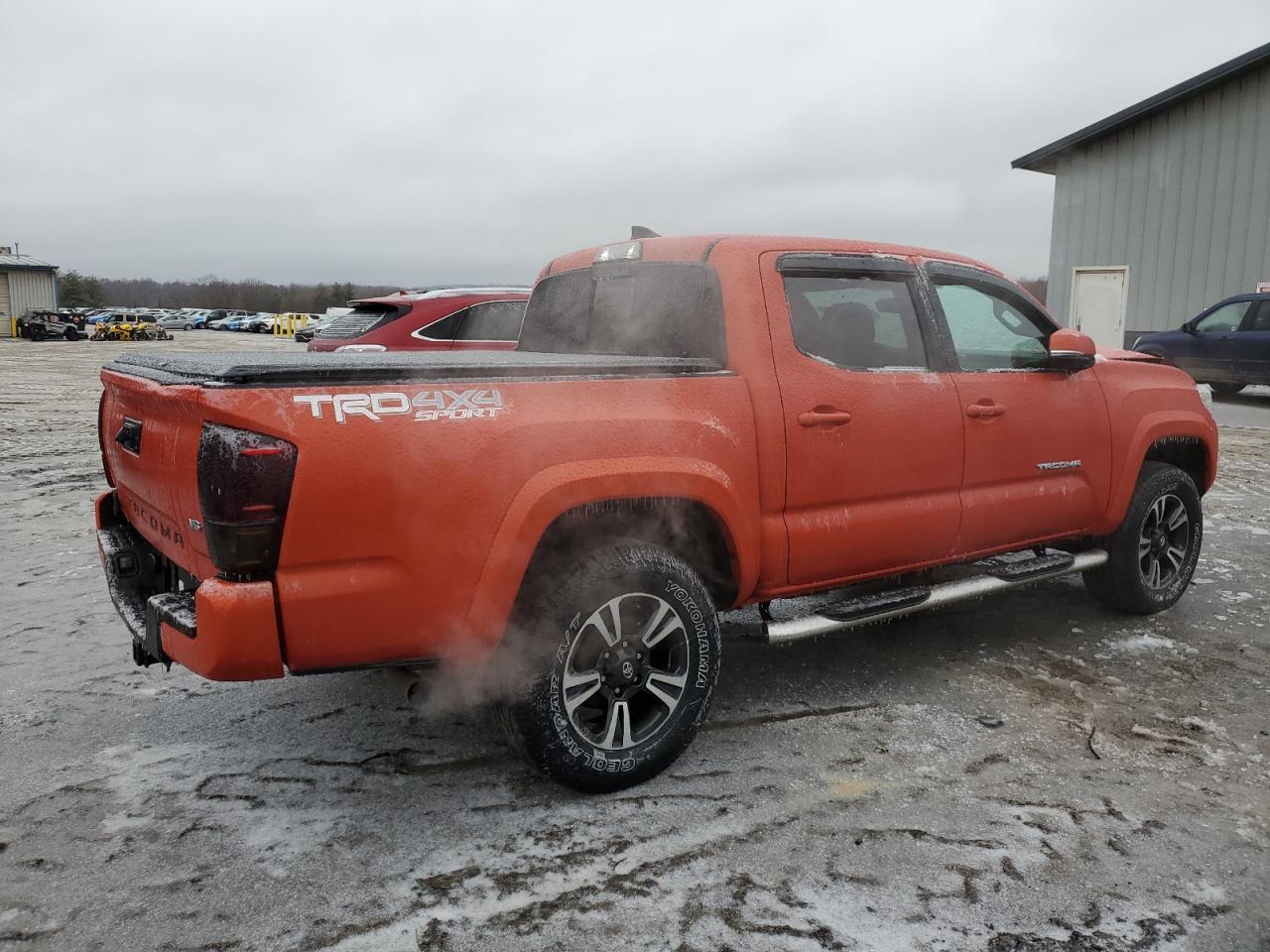 2017 TOYOTA TACOMA DOU - Фото 3