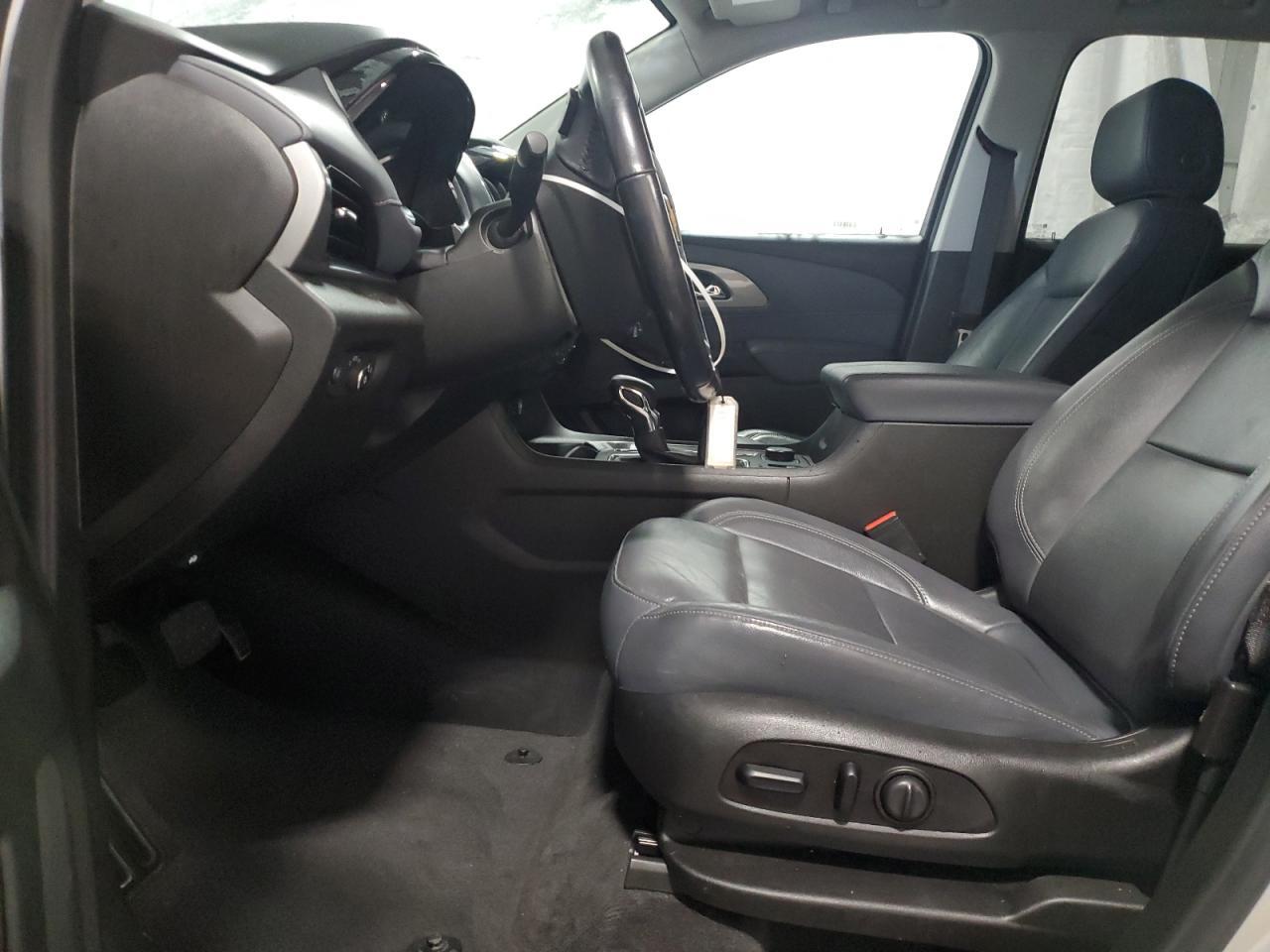 2021 CHEVROLET TRAVERSE L - Фото 7