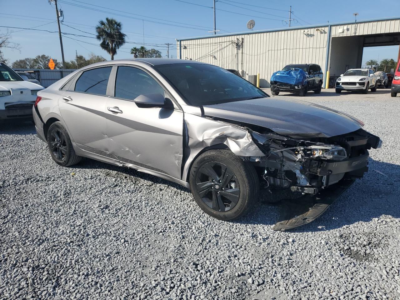 2023 HYUNDAI ELANTRA SE - Image 4