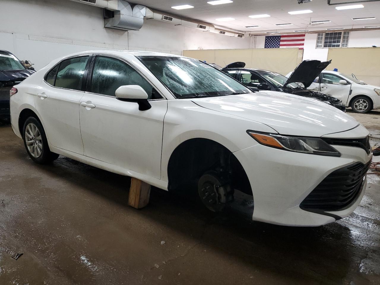 2018 TOYOTA CAMRY L - Фото 4