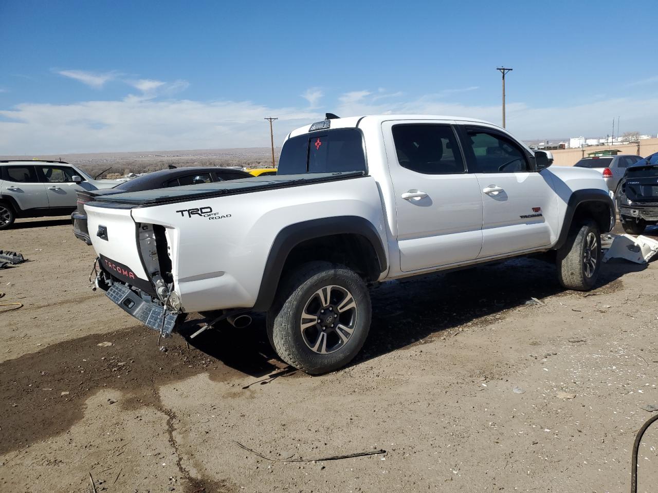 2018 TOYOTA TACOMA DOU - Фото 3
