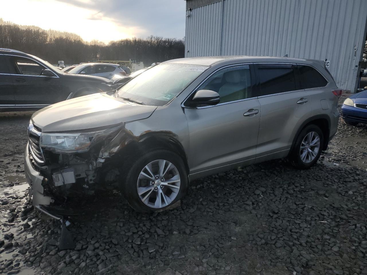 2014 TOYOTA HIGHLANDER