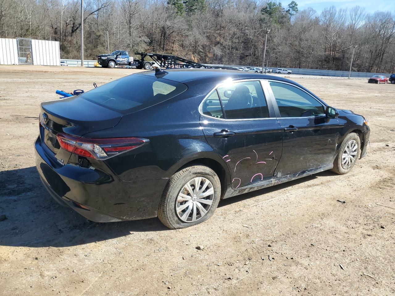 2023 TOYOTA CAMRY LE - Фото 3