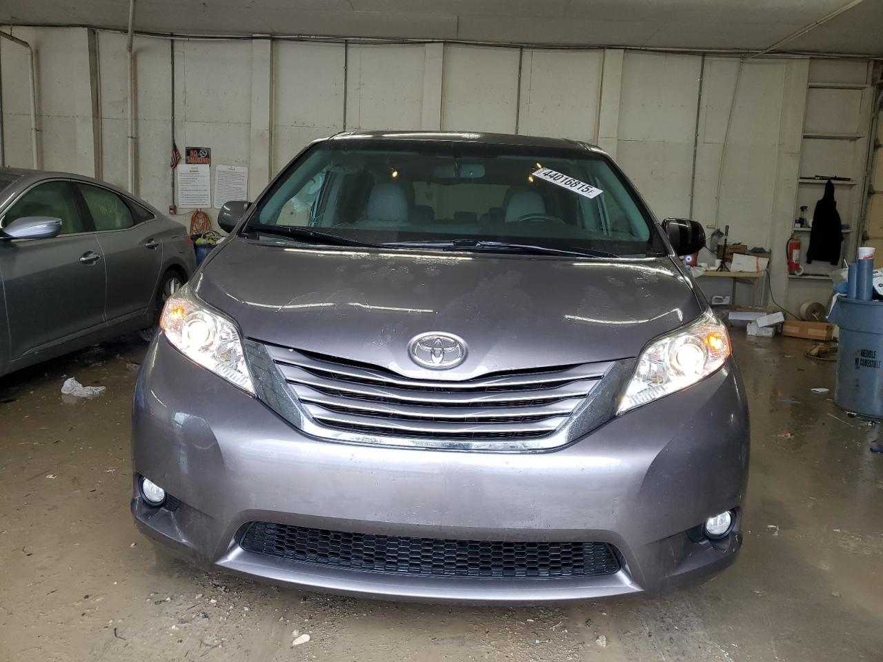 2015 TOYOTA SIENNA XLE - Фото 5