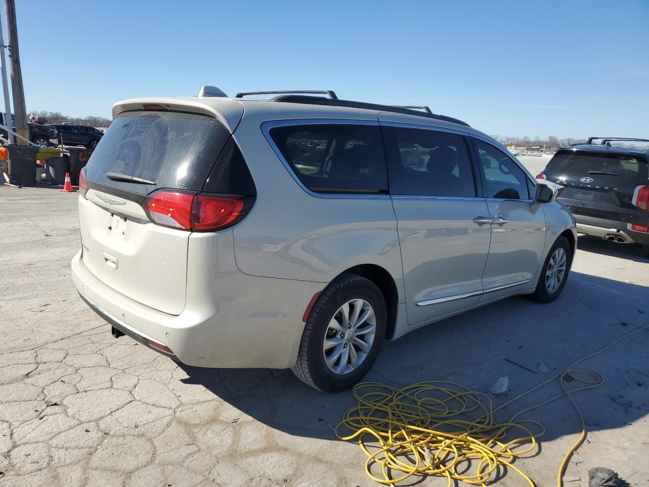 2017 CHRYSLER PACIFICA T - Image 3