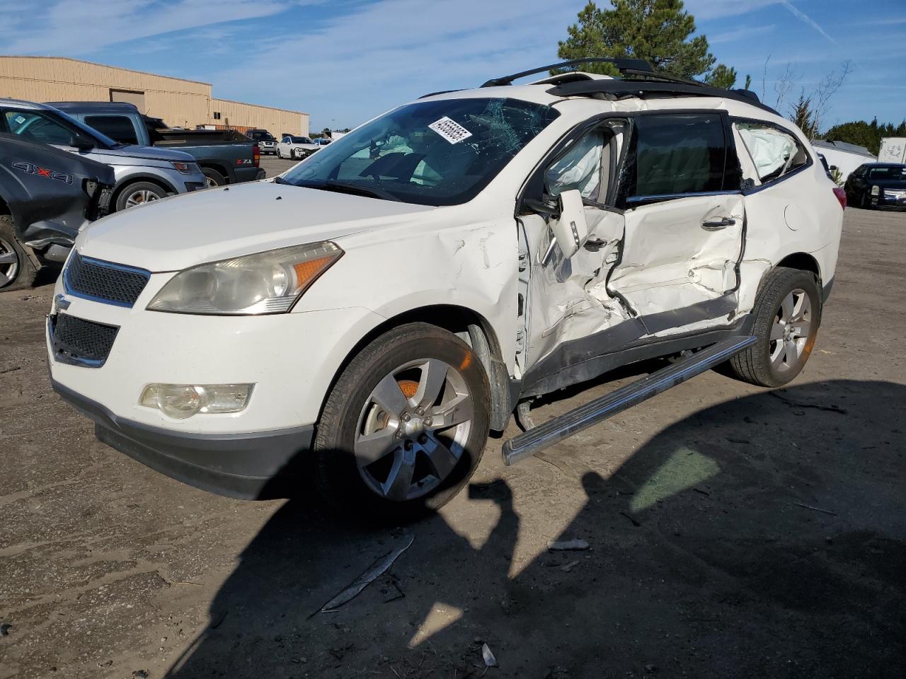 2011 CHEVROLET TRAVERSE L