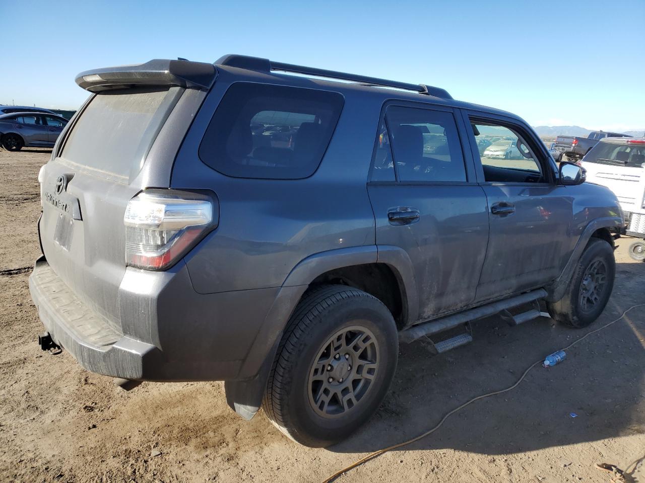 2020 TOYOTA 4RUNNER SR - Фото 3