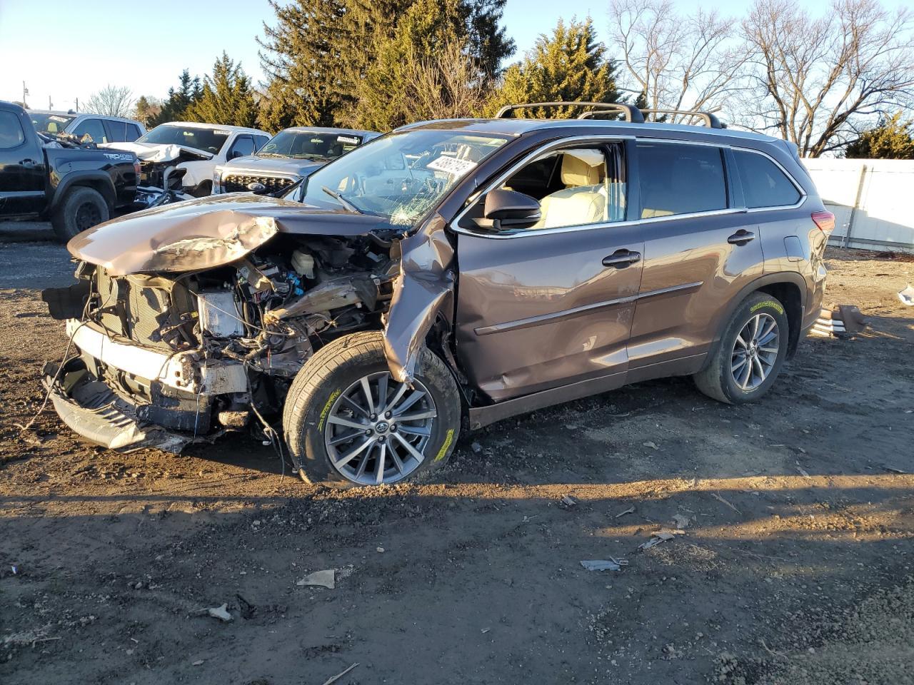 2018 TOYOTA HIGHLANDER