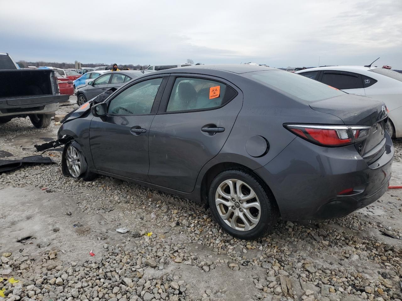 2017 TOYOTA YARIS IA - Фото 2