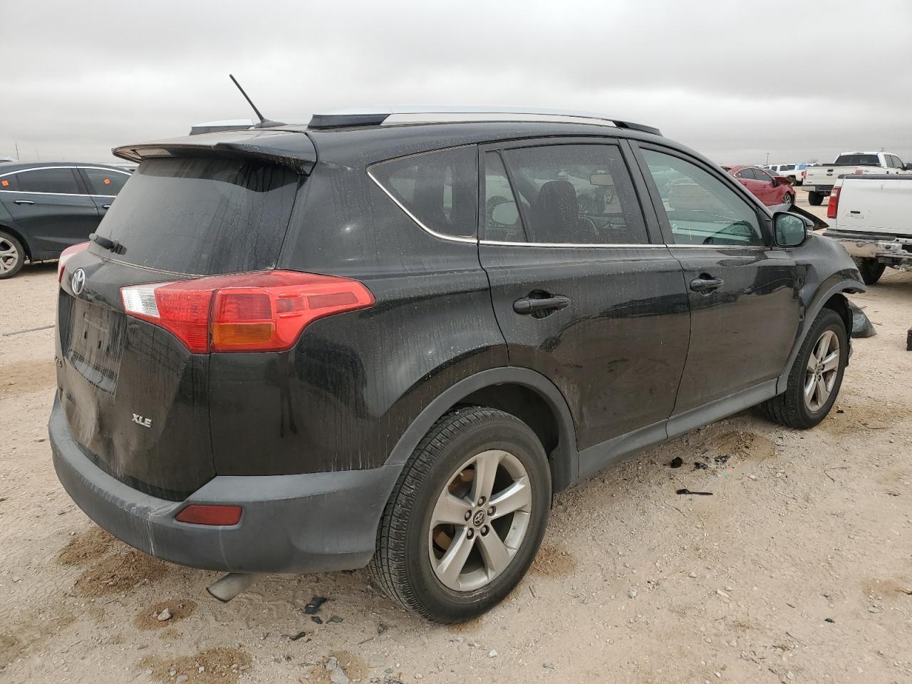 2015 TOYOTA RAV4 XLE - Image 3