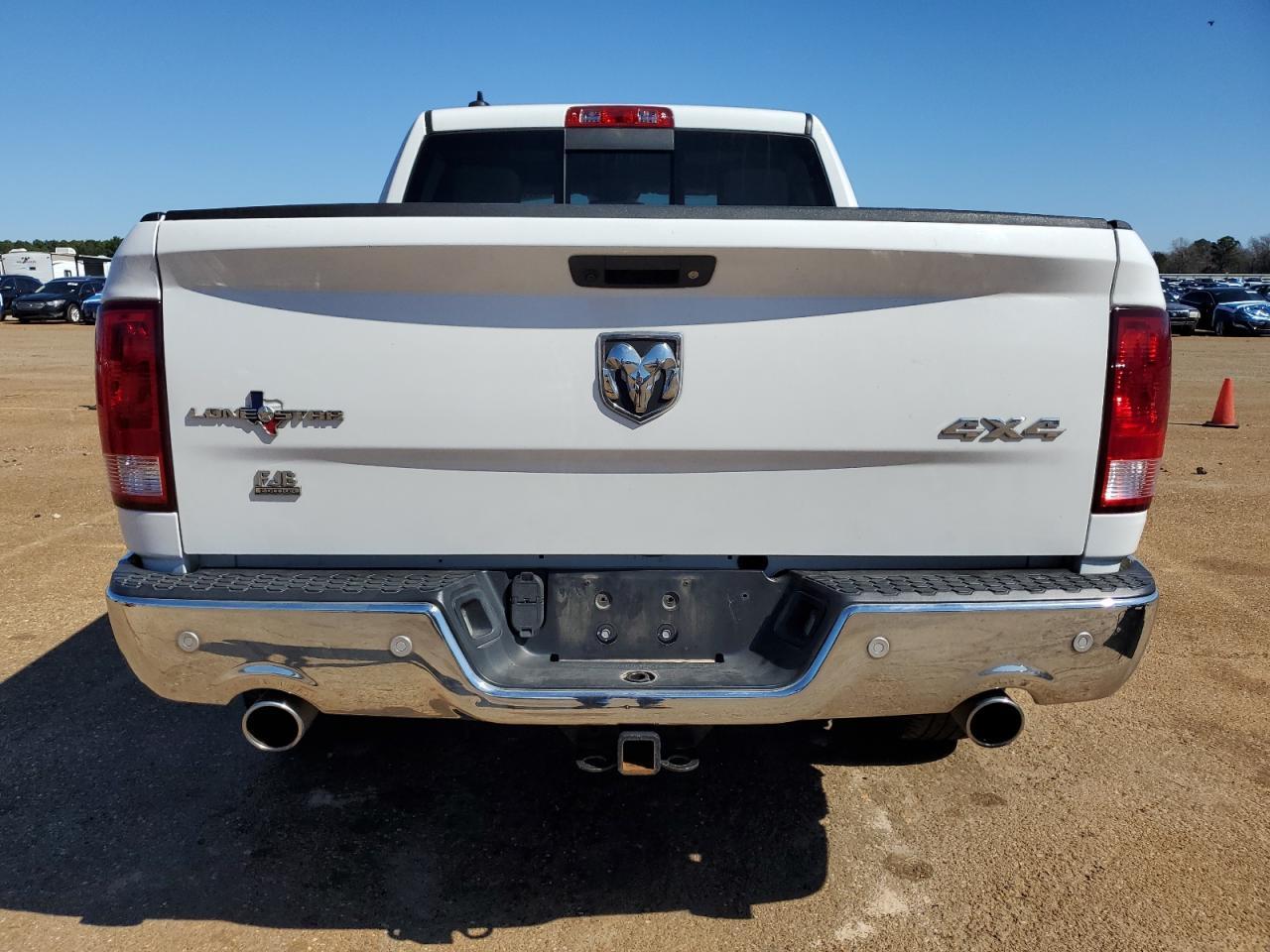 2017 RAM 1500 SLT - Image 6