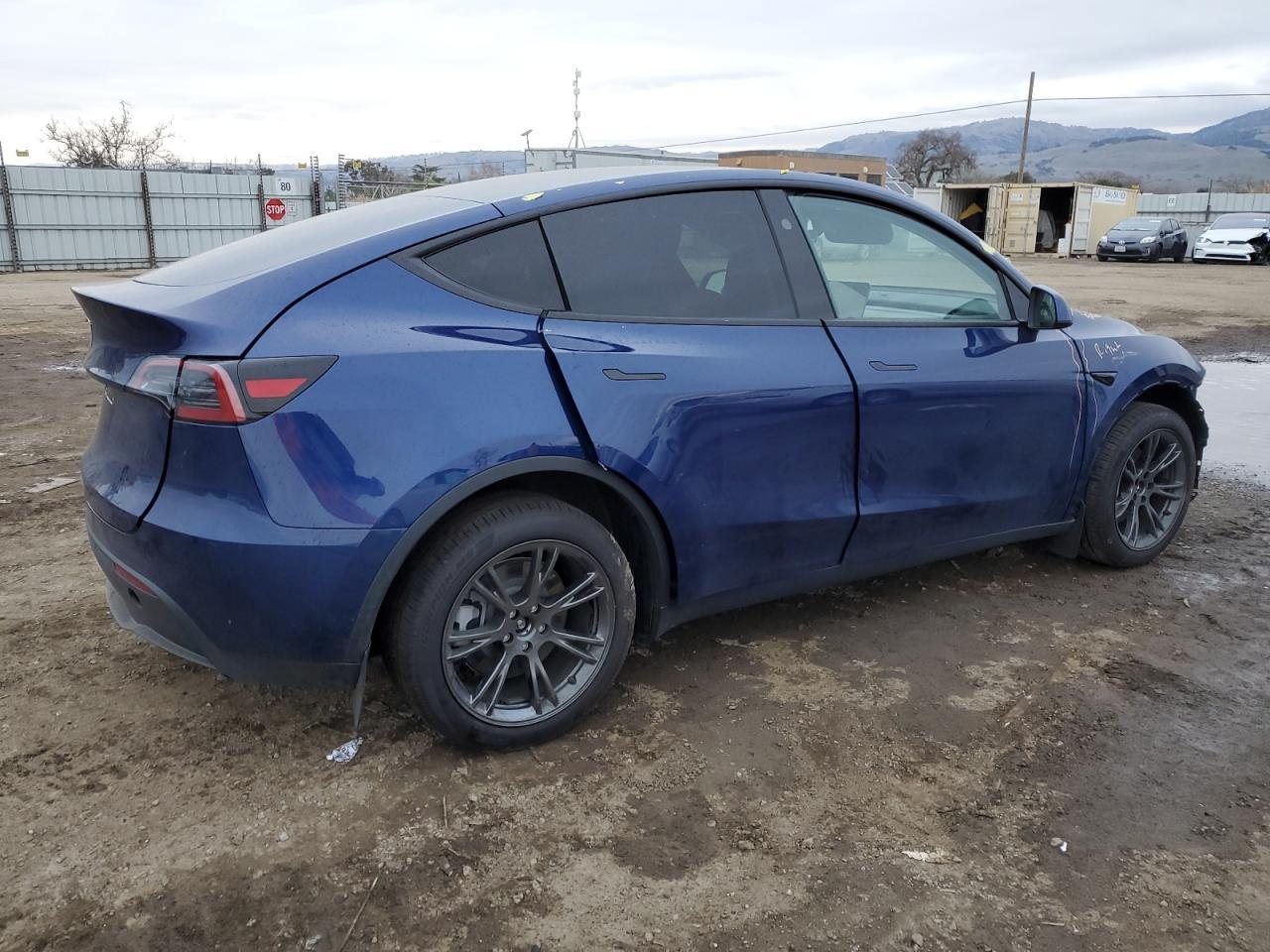 2024 TESLA MODEL Y - Image 3