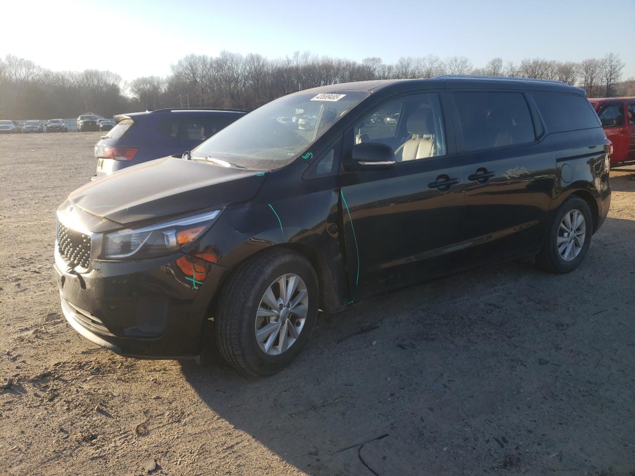 2017 KIA SEDONA LX