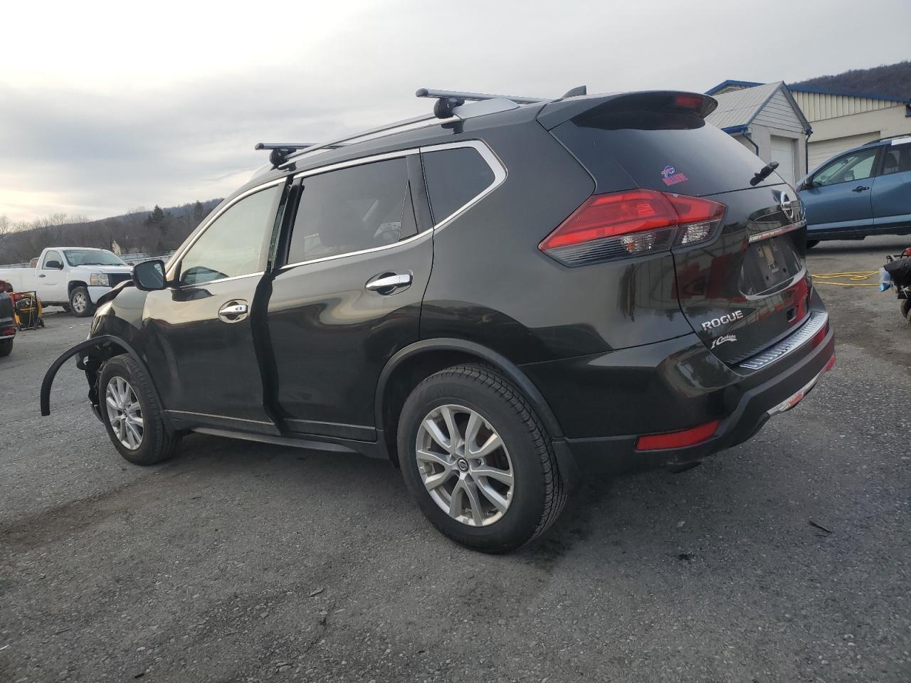2017 NISSAN ROGUE S - Image 2