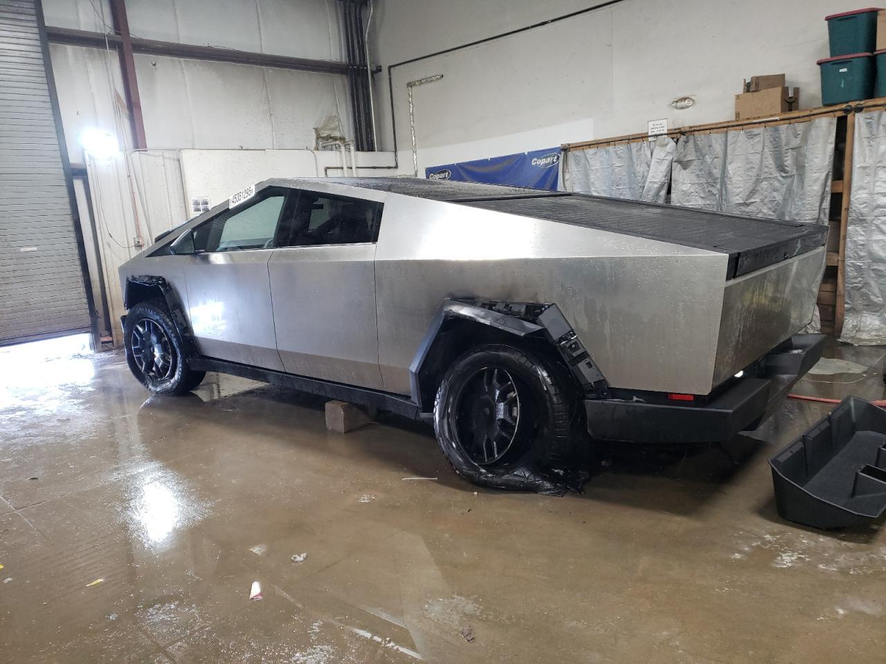 2024 TESLA CYBERTRUCK - Image 2
