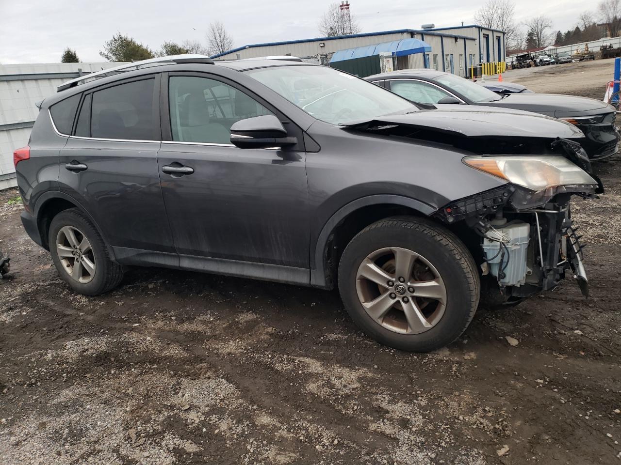 2015 TOYOTA RAV4 XLE - Image 4