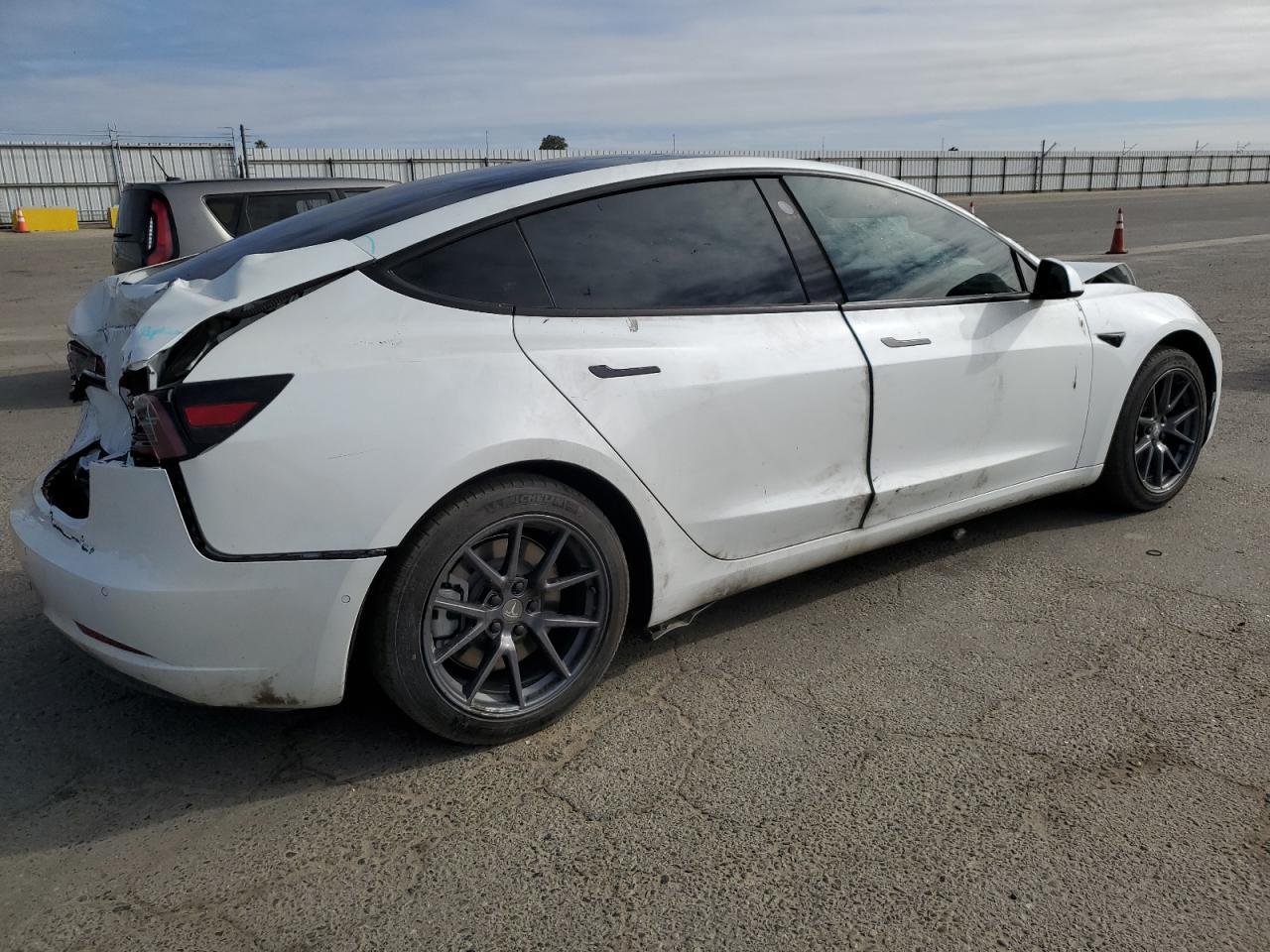2021 TESLA MODEL 3 - Image 3