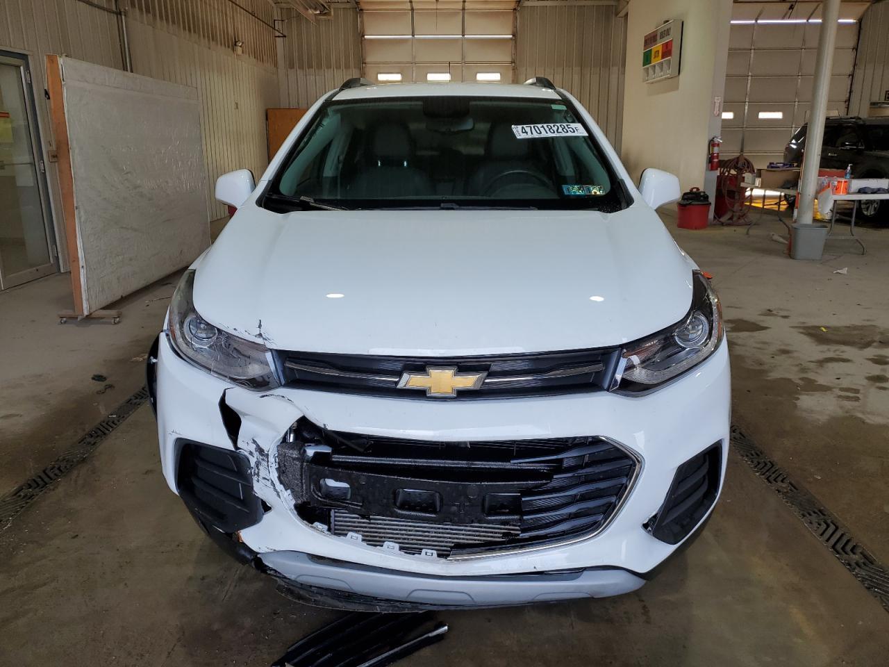 2018 CHEVROLET TRAX 1LT - Image 5