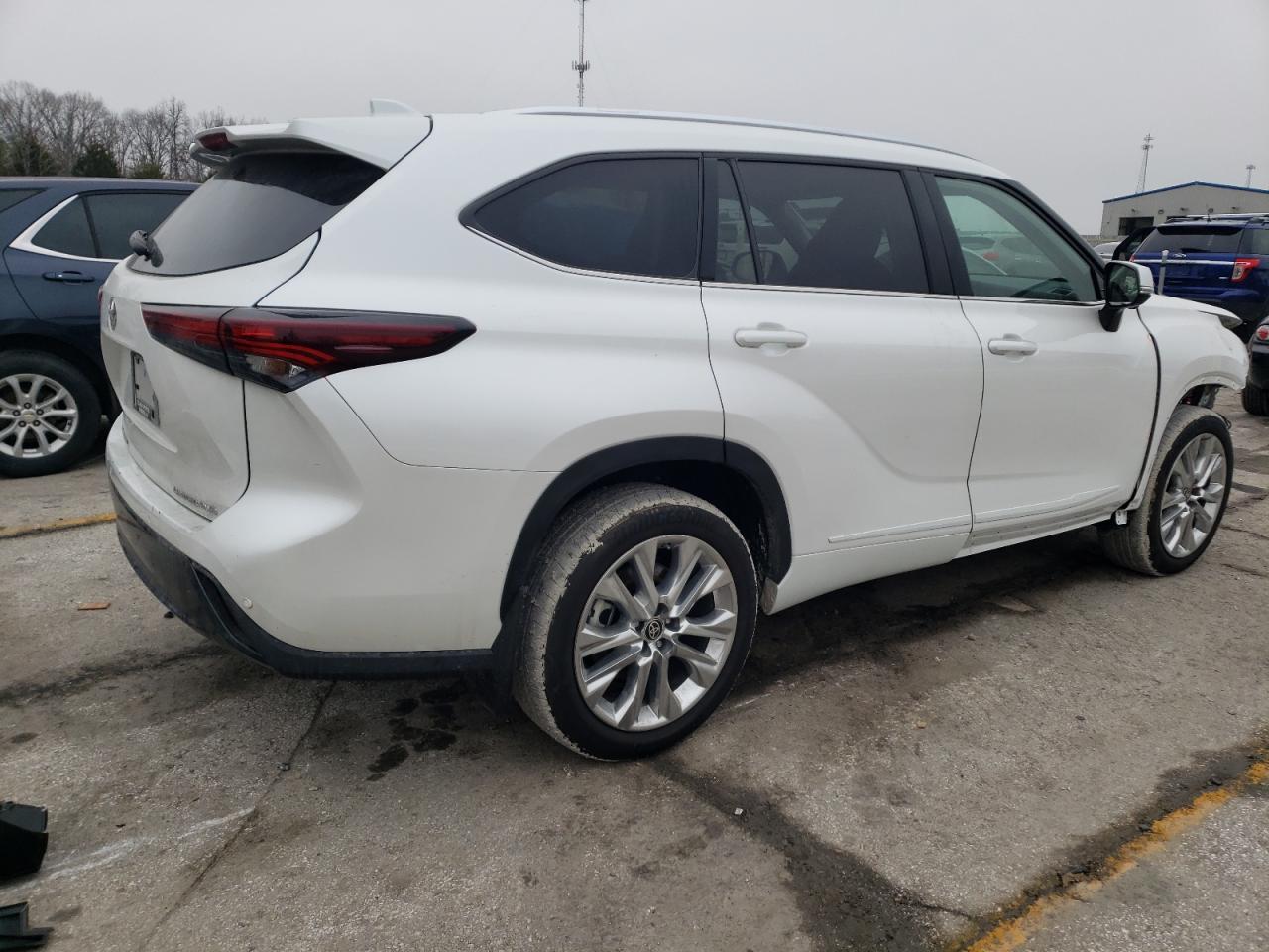 2024 TOYOTA HIGHLANDER - Фото 3