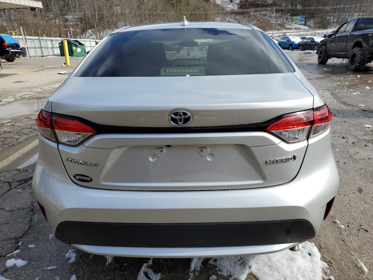 2021 TOYOTA COROLLA LE - Фото 6