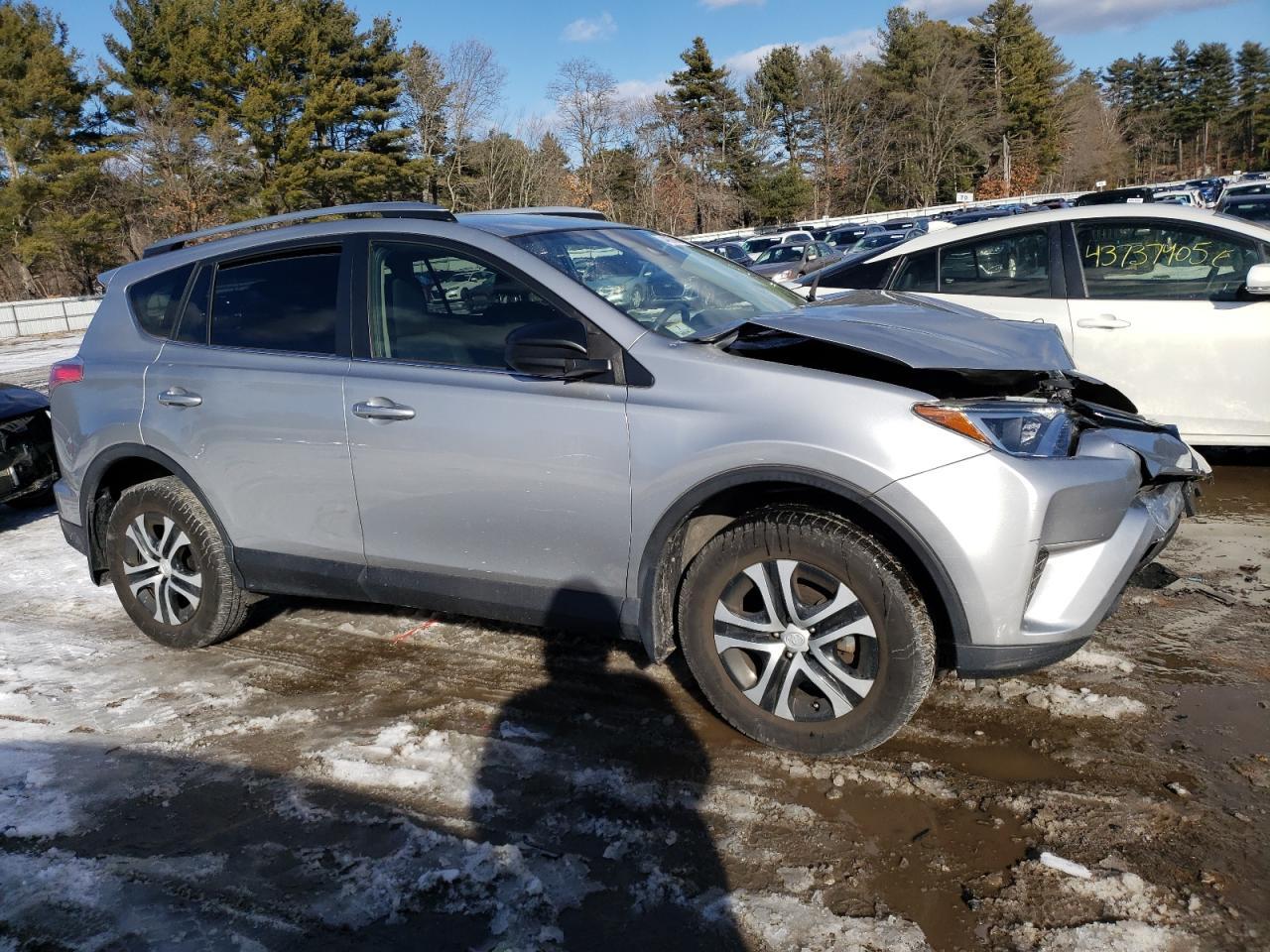 2018 TOYOTA RAV4 LE - Image 4
