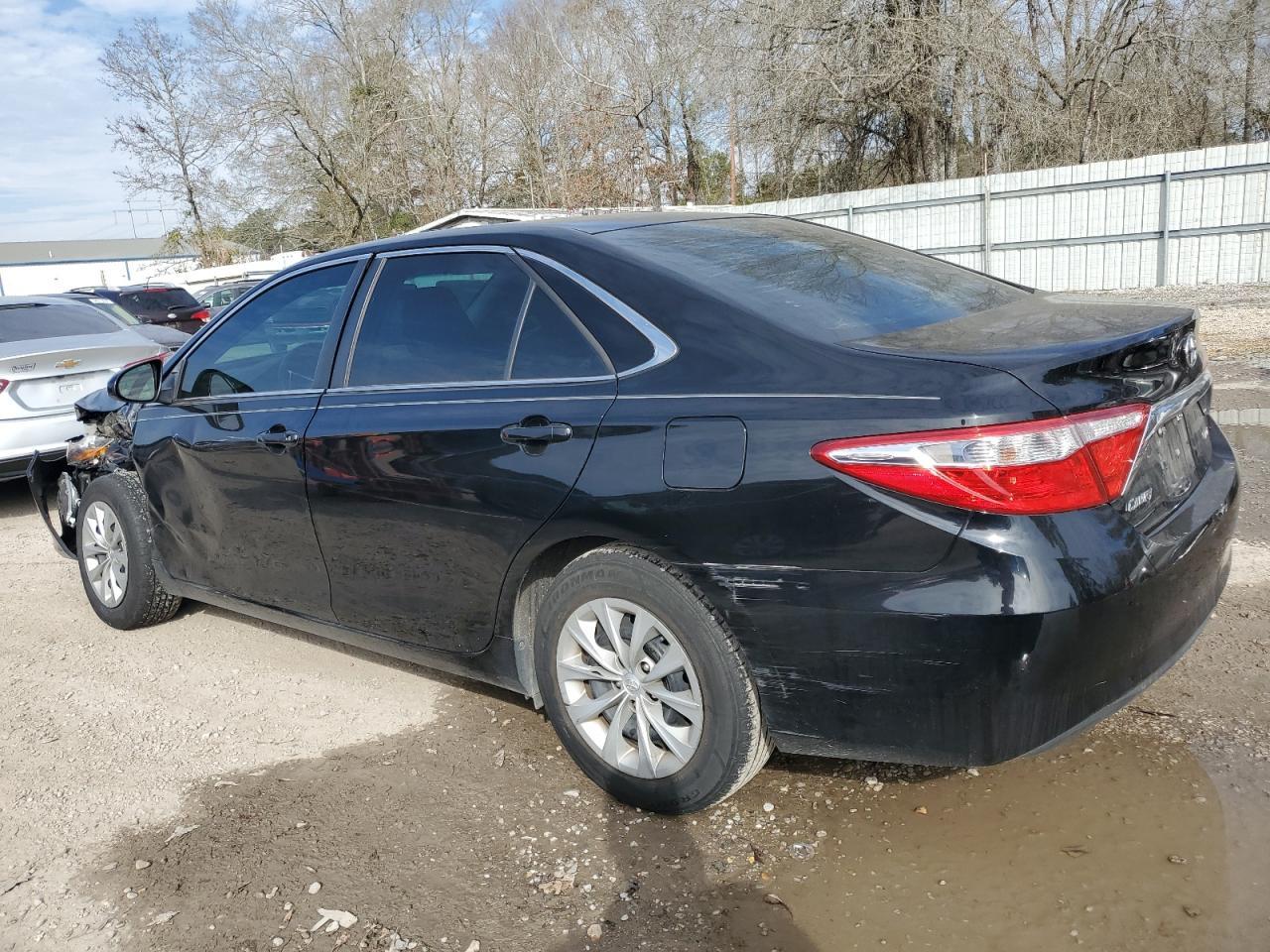 2017 TOYOTA CAMRY LE - Фото 2