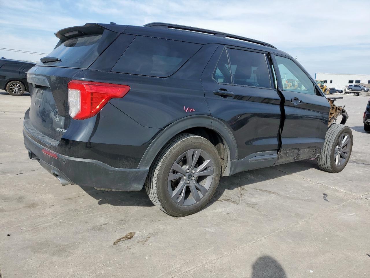 2023 FORD EXPLORER X - Фото 3