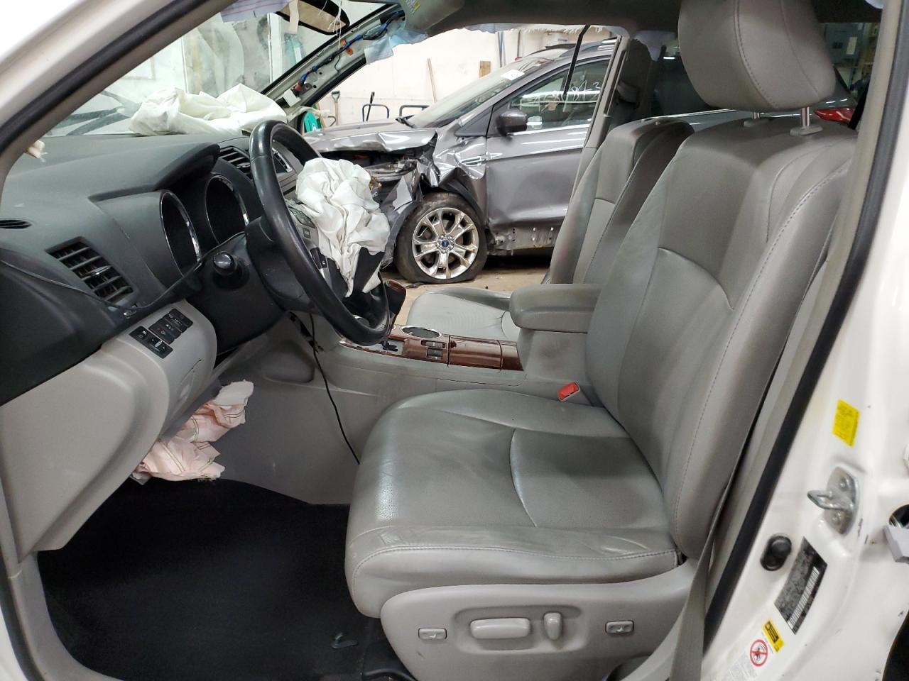 2011 TOYOTA HIGHLANDER - Image 7