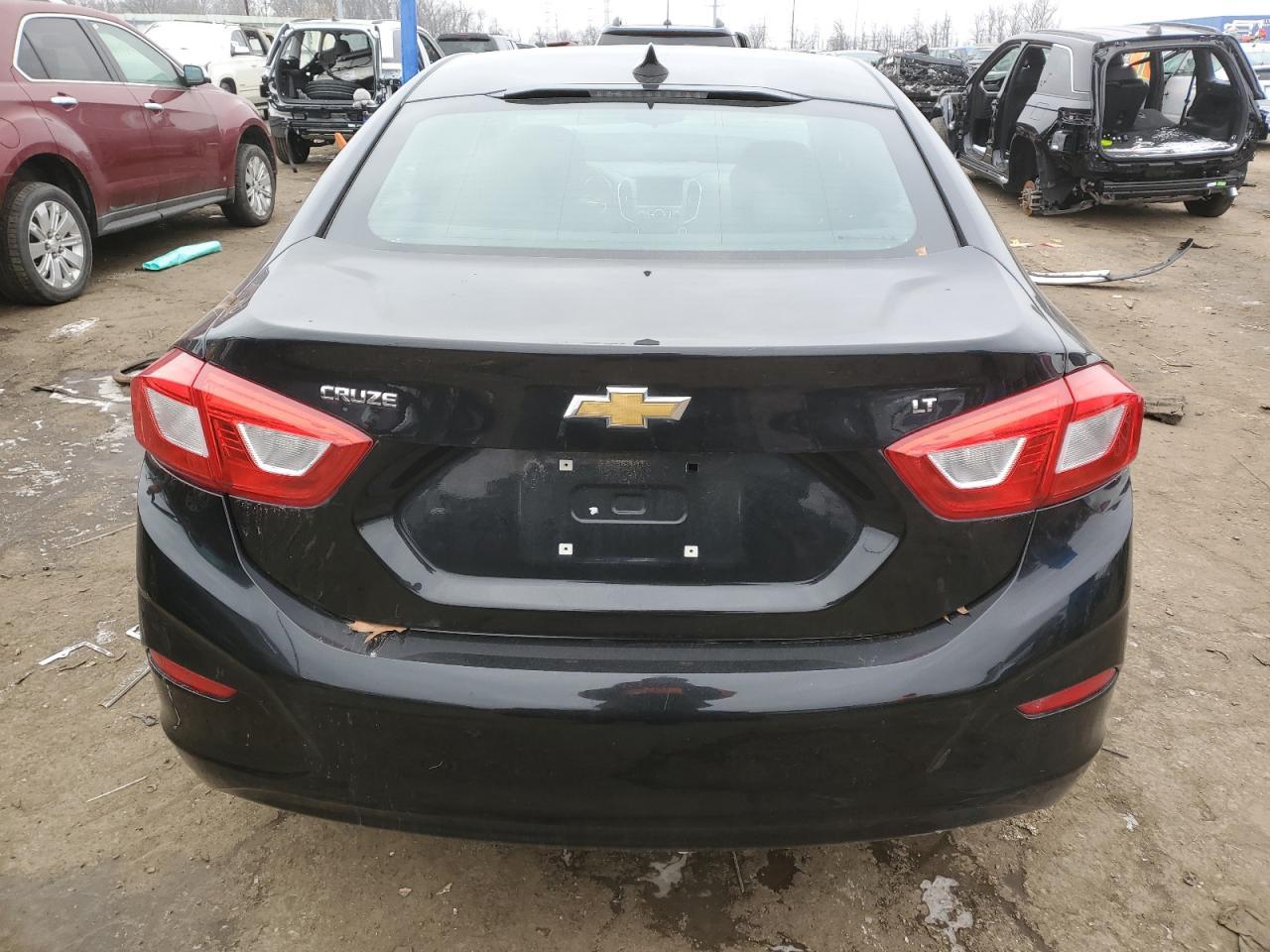 2017 CHEVROLET CRUZE LT - Image 6