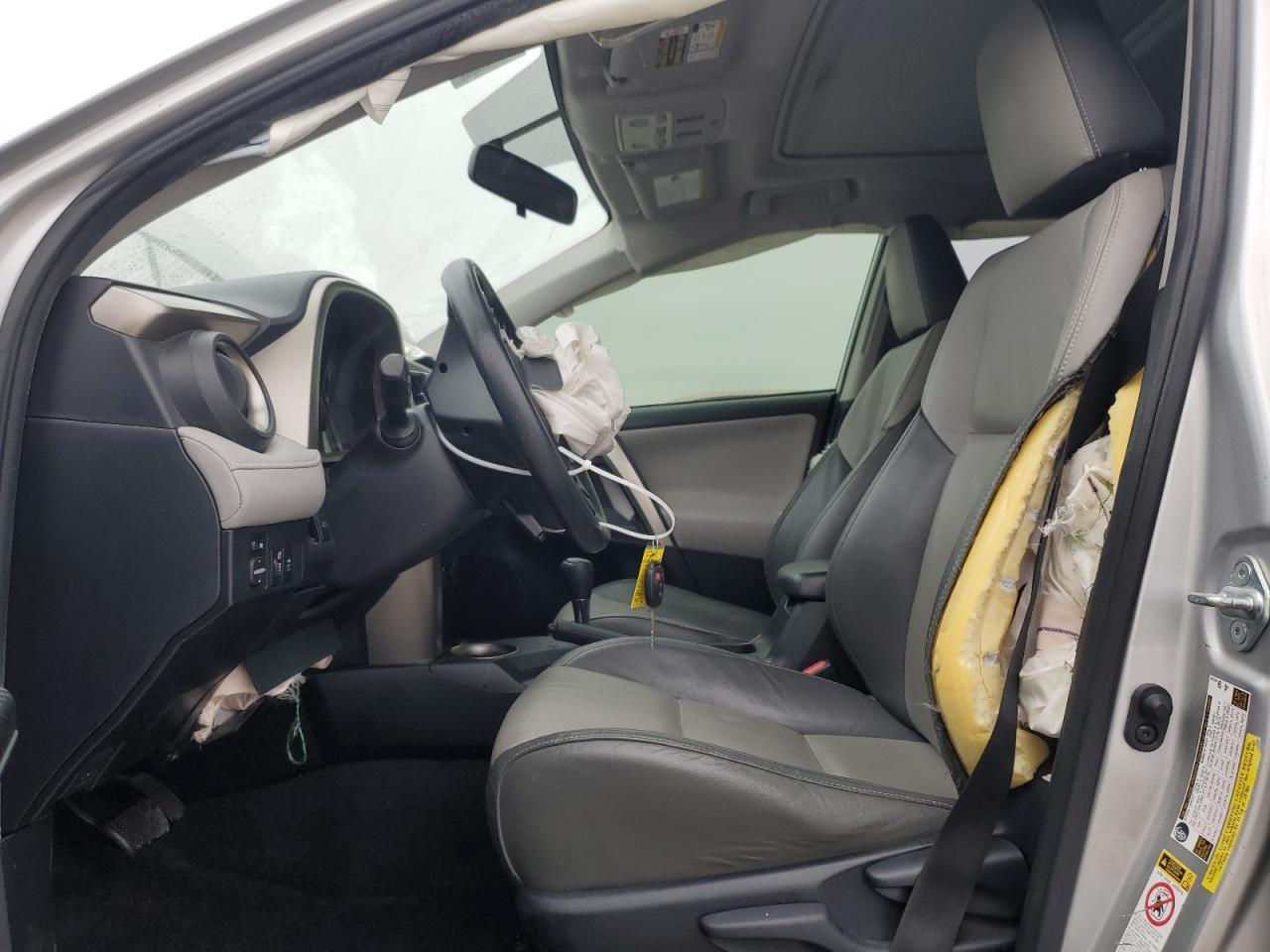 2015 TOYOTA RAV4 XLE - Фото 7